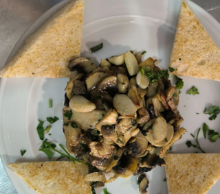 Champiñones al ajillo