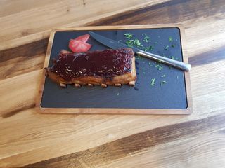 Глазирани свински ребра със сос барбекю