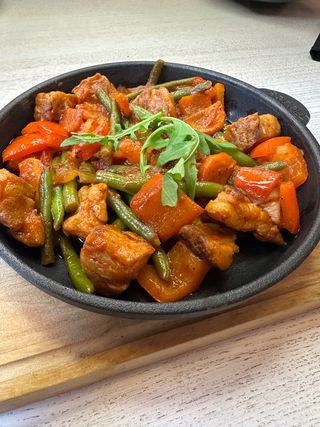 Пательня зі свинини з овочами