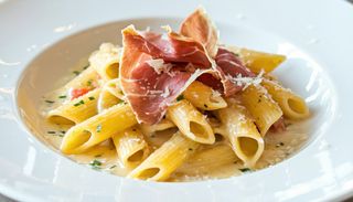 Penne panna prosciuto