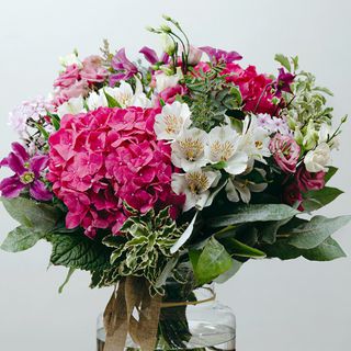 Ramo rosas y blancos