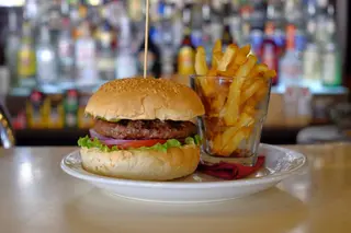 Delux burger