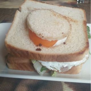 Sándwich Mixto Con Huevo