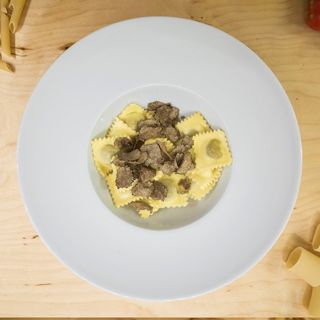 Agnolotti paesani al tartufo nero