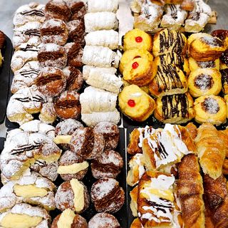 12 facturas surtidas