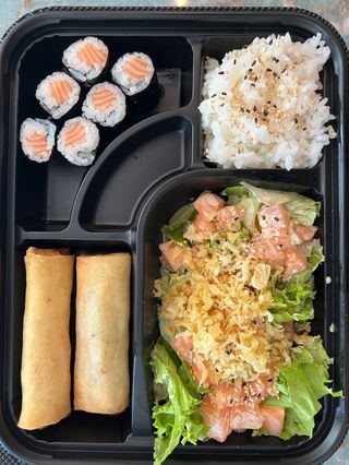 Menu Insalata di Salmone Crudo a cubetti