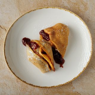 Palačinka sa džemom od jagode