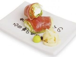 №215 Спрінг рол з тунцем (120g)