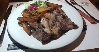 Pastrama de oaie grill