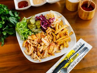 Shaorma de pui la farfurie