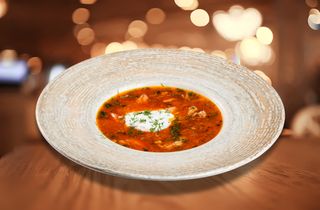 Зимен борш със свински джолан