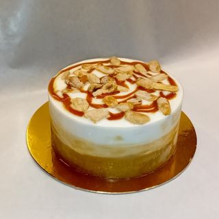 Torta piccola cheesecake al caramello