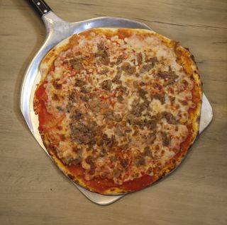 Pizza De Tuna 33 Cm.