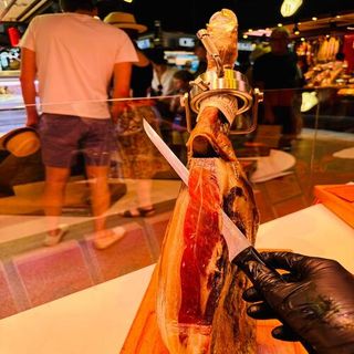 Plato De Jamón De Cebo Cortado A Mano 100 Gr. 