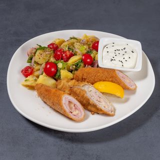 Zagrebački, krumpir salata i domaći tartar