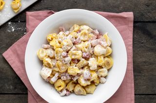 Tortellini panna e prosciutto