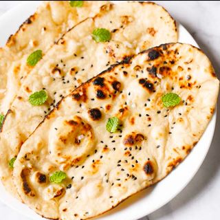 Garlic bread (Pao de alho)