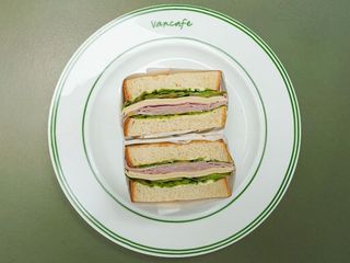 Сендвіч з шинкою та сиром (260g)