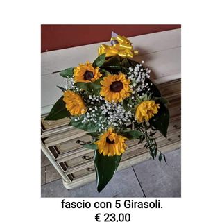 Fascio con 5 girasoli 