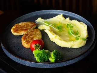 Картопляне пюре курячою котлетою (390g)