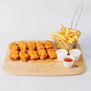 25. Pileći Nuggetsi s pomfritom mali