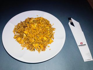 906. Pirinač sa piletinom i ananasom