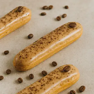 Eclair Café