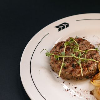 Маринована теляча котлета з українським чедером (250г)