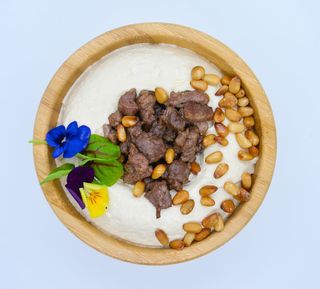 Hummus cu carne