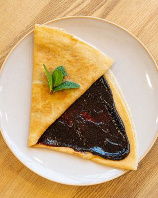Crepes cu gem si nuca