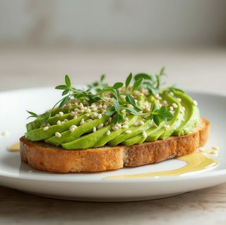 Tostada de aguacate y aceite de oliva