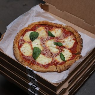 PIZZA MARGHERITA