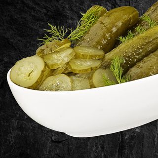 Salata de castraveți acri