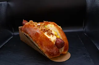 Хот-дог з баварською ковбаскою