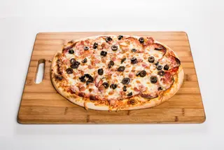 Pizza Salami  la metru