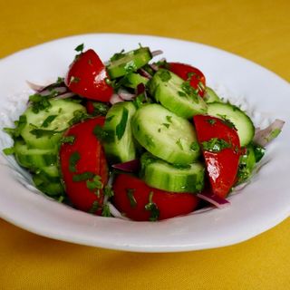 კიტრი-პომიდვრის სალათი