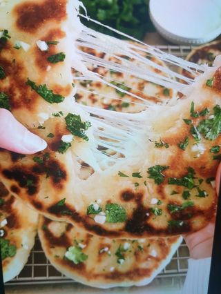 CHEESE GARLIC NAAN