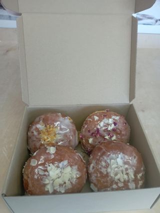 Pączki niespodzianka z nadzieniem kremowym