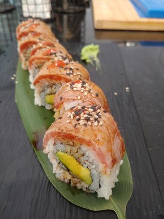 Uramaki De Atún A La Llama (8 Uds.)