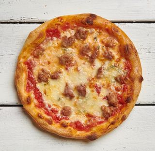 Pizza al tegamino salsiccia fresca