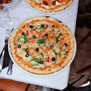Pizza Primavera Napoli, Mediana