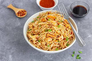 34-Tallarines con pollo