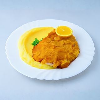 Pileća bečka sa prilogom