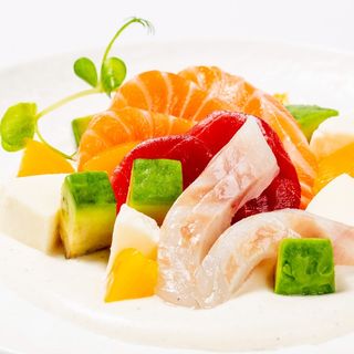 B8:SASHIMI BURRATA  12pz
