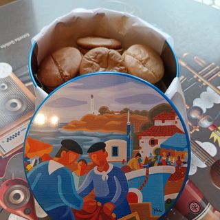 Caja Metálica 12 Mouchous 