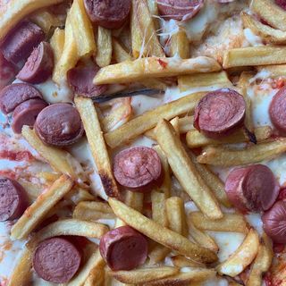 Patatine e würstel spicchio