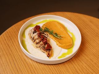 Запечене куряче філе з гарбузовим пюре (330g)