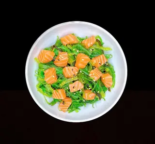 Wakame con salmón