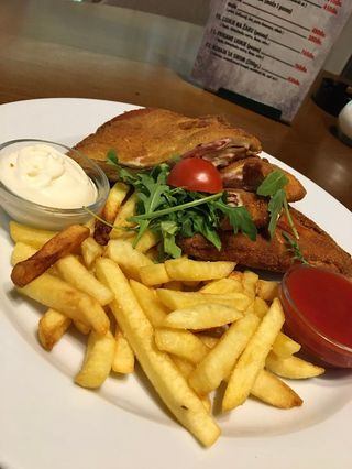 Pohovane palačinke sa šunkom 