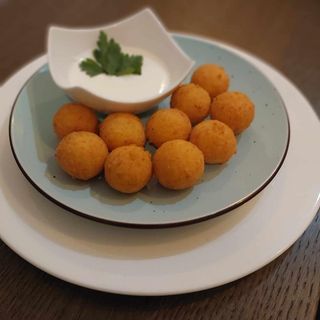 Serowe kulki w panierce